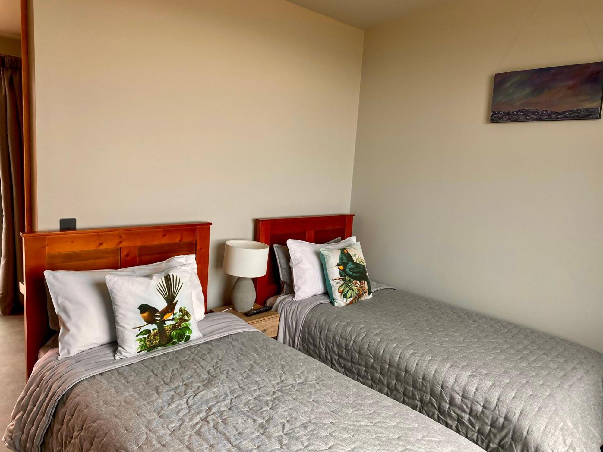 “The Cliffs” Humpridge View Motels Tuatapere 外观 照片